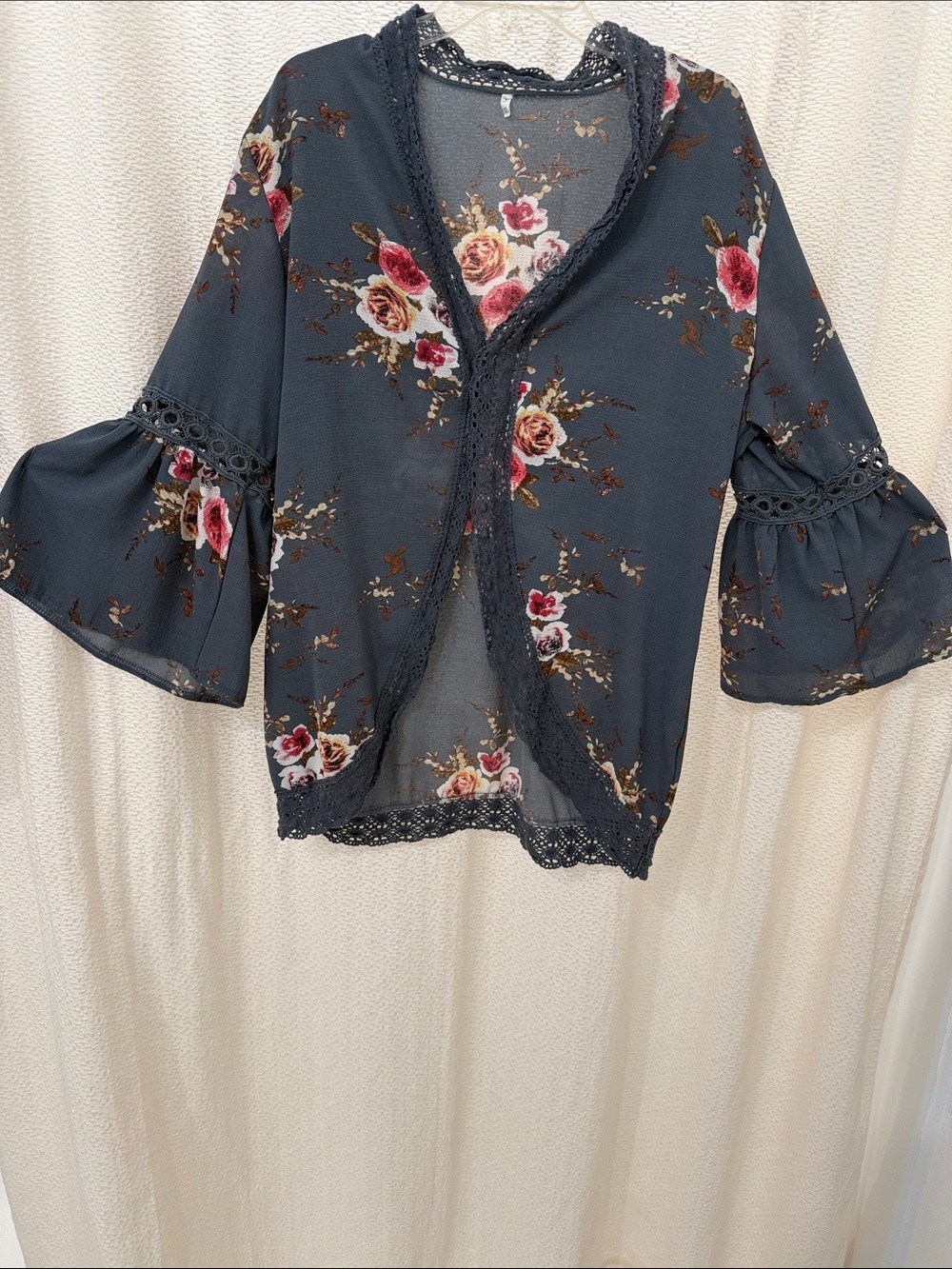 Floral Lace-Trim  Kimono in Charcoal with Rose Print
